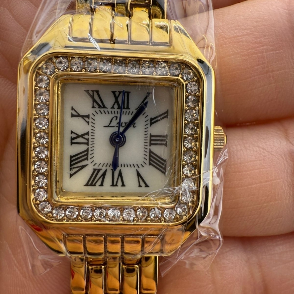 Panther Classic Diamond Gold Women's Watch - Picture 4 of 6